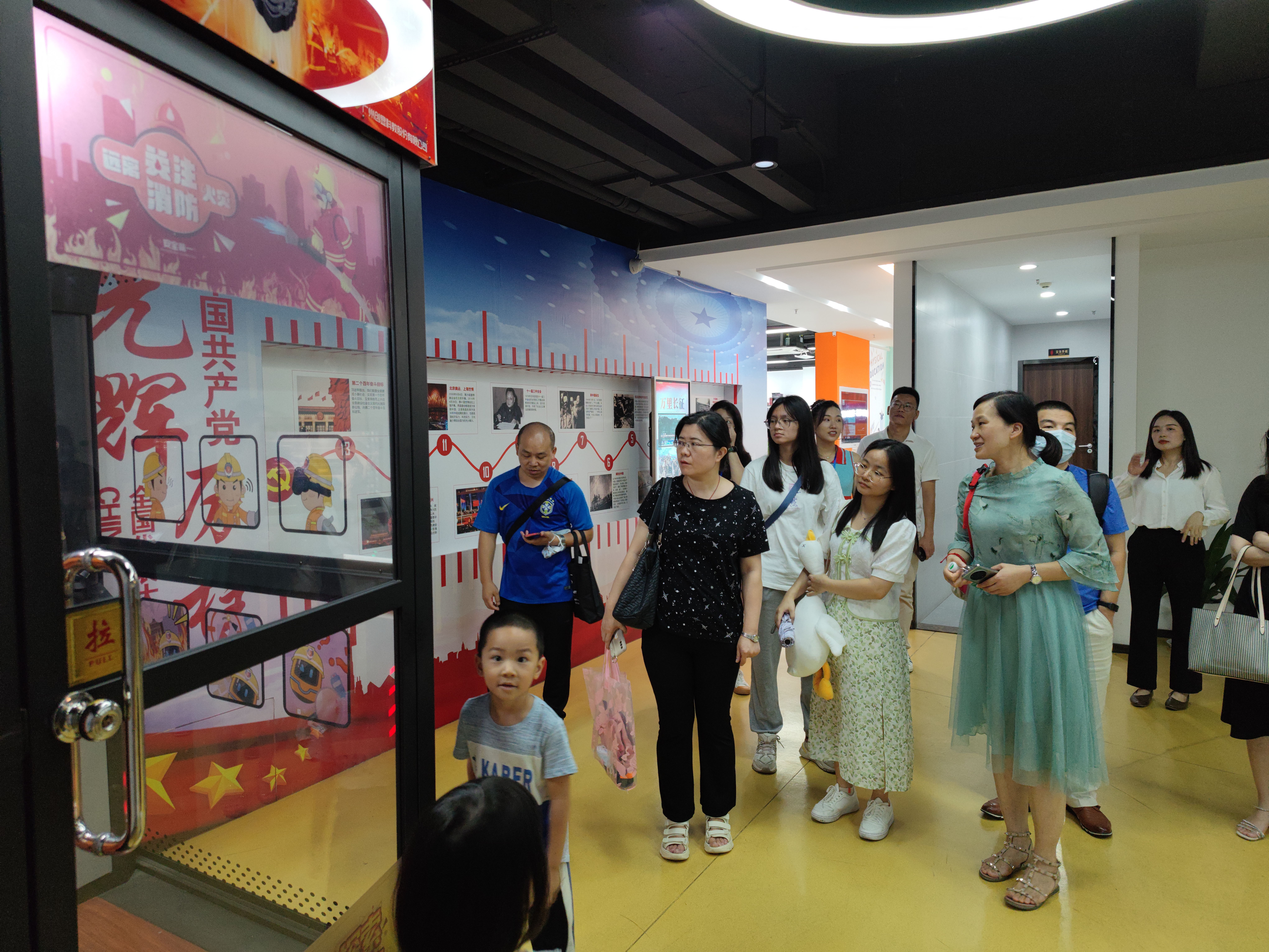 2022年國(guó)際貿易專業群中職帶頭人(rén)培育高級研修國(guó)培班組團參訪,理實一(yī / yì /yí)體化産教融合平台,跨境電商實訓平台,跨境電商教學實訓系統,跨境電商産業學院解決方案,人(rén)才培養就(jiù)業推送,跨境電商師資培訓_www.itdayang.com